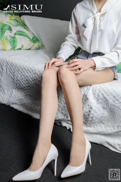 丝慕写真 SM196 佳佳 – 肉丝小热裤